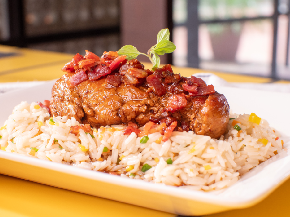 LOMITO DE CERDO EN SALSA DE TOCINO CARAMELIZADO